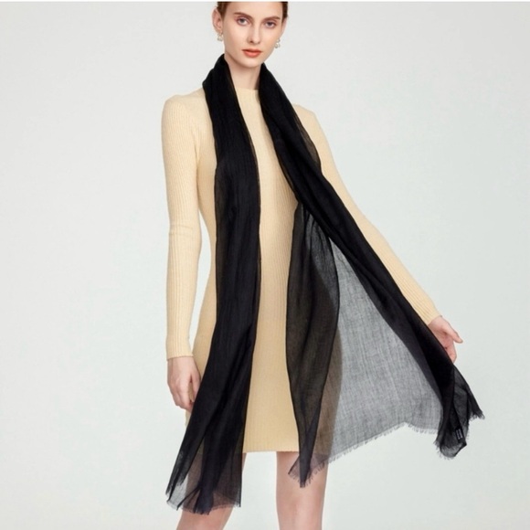 FASHION SCARFS Black Featherlight Scarf
Wrap - Picture 1 of 4